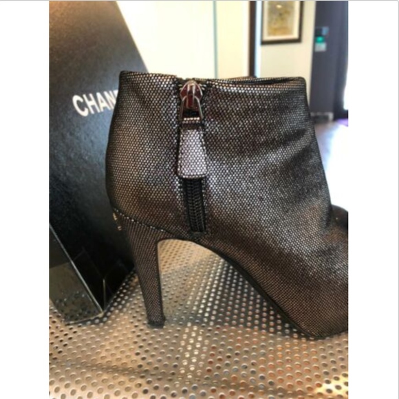 CHANEL Leather Stingray Effect Iridescent SZ 36.5 - Picture 4 of 8